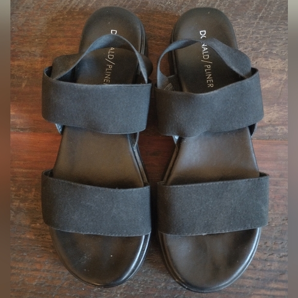 Donald Pliner Lue Black Elastic Sandals Size 8 - Picture 2 of 10